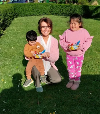 Leuchtende Kinderaugen zu Ostern (Bild vergr&ouml;&szlig;ern)