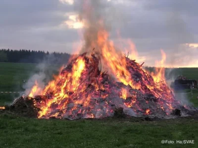 Höhenfeuer bitte bis 24. April anmelden (Bild vergr&ouml;&szlig;ern)