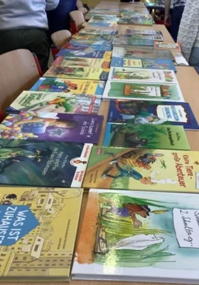 Bücherflohmarkt Altkloster (Bild vergr&ouml;&szlig;ern)