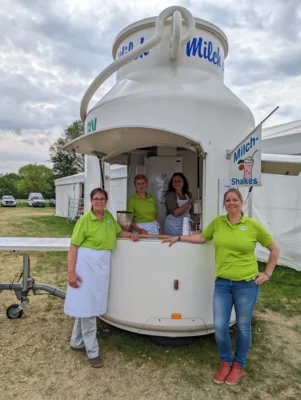 Unsere Milchkanne vor Ort auf der BraLa 2025 (Bild vergr&ouml;&szlig;ern)