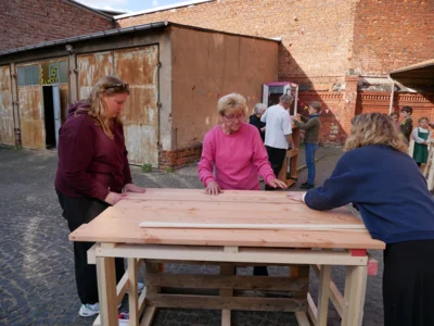 Foto: Rolandstadt Perleberg/Renè Hill | Bereits im vergangenen Jahr haben sich die Perleberger beim Bau von Stadtmöbeln beteiligt, sind dem Aufruf des StadtLabors gefolgt.
