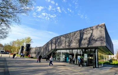 „Glück-Auf“-Schwimmhalle Zwickau (Bild vergr&ouml;&szlig;ern)
