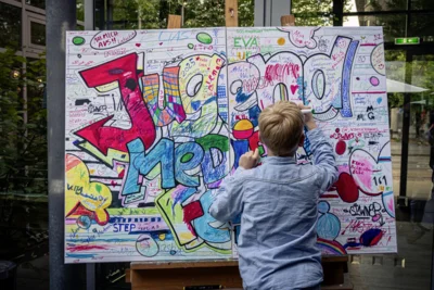 Vielfältig sind die Möglichkeiten zur kreativen Präsenz auch beim 31. Neubrandenburger Jugendmedienfest.  Foto: Latücht e.V. (Bild vergr&ouml;&szlig;ern)