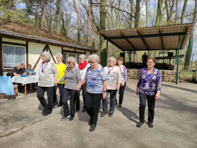 Gelungenes Frühlingsfest des Seniorenbeirats auf der Trebitzer Zickenwiese