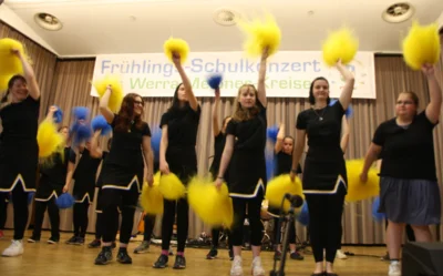Cheerleader-Gruppe der Paul-Moor-Schule Reichensachsen (Bild vergr&ouml;&szlig;ern)