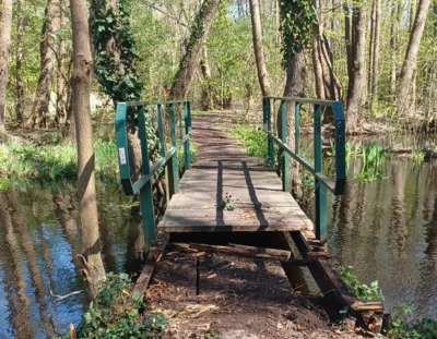 Foto: Fußgängerbrücke am Gummiweg © Gemeinde Rangsdorf - Bauhof Foto zur Meldung: Fußgängerbrücke bis auf Weiteres gesperrt
