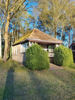 Trauerhalle Dorf Zechlin (Bild vergr&ouml;&szlig;ern)