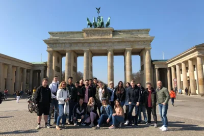 Meldung: Berlin, Berlin, wir fahren nach...