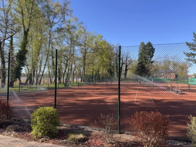 Tennisclub in der MAZ: ,,Plätze erneuert, Clubhaus saniert - und eine Jubiläumsfeier"