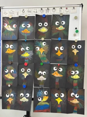 🎨 Kreative Vogelportraits im Kunstunterricht der Klasse 2d (Bild vergr&ouml;&szlig;ern)