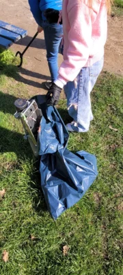 🌍 Engagement für die Umwelt – Klasse 4c sammelt Müll (Bild vergr&ouml;&szlig;ern)