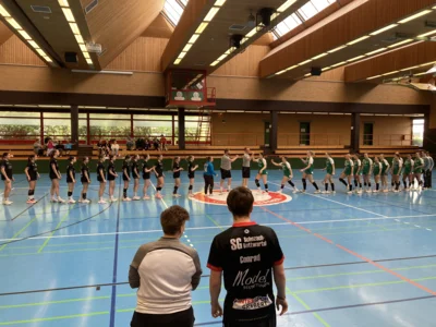 Weibliche B1 - sammelt viel Erfahrung in der Regionalligaqualifikation (Bild vergr&ouml;&szlig;ern)