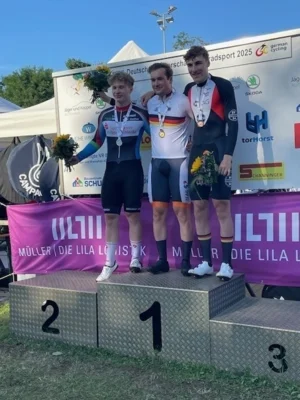Sprint Junioren: Finn-Liam Petterson gewinnt Bronze (Bild vergr&ouml;&szlig;ern)