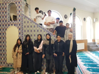 Besuch von Moschee und Kirche (Bild vergr&ouml;&szlig;ern)