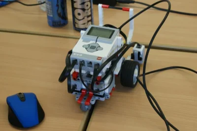 Meldung: Roboterprogrammierung am Girls'Day