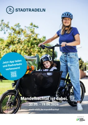 Plakat zur Aktion Stadtradeln in Mandelbachtal mit Frau und Kind auf einem Lastenfahrrad. Zeitraum 30. Mai bis 19. Juni 2026, Aufruf zur Teilnahme.