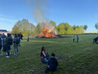 Traditionelles Maifeuer in Ausleben - gemeinsam in den Mai