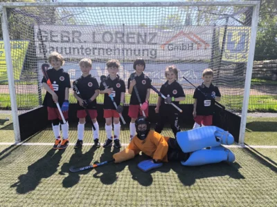Foto zur Meldung: Gelungener Auftakt trotz Niederlagen – U10 des Soester HC zeigt starke Entwicklung beim ersten Turnier Foto zur Meldung: Gelungener Auftakt trotz Niederlagen – U10 des Soester HC zeigt starke Entwicklung beim ersten Turnier
