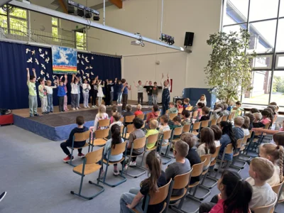 Monatsversammlung im April