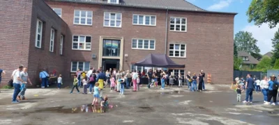 Schulfest (Bild vergr&ouml;&szlig;ern)