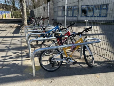 Fahrradständer (Bild vergr&ouml;&szlig;ern)