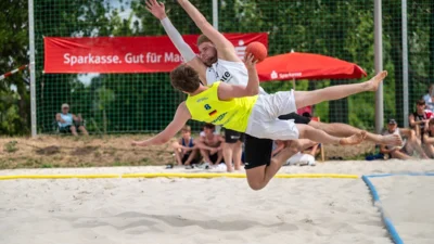 Offenes Beachhandball-Training in Jena (Bild vergr&ouml;&szlig;ern)
