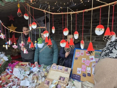Weihnachtsmarkt (Bild vergr&ouml;&szlig;ern)