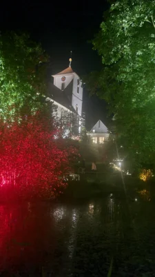 Markt Wiesenttal - "Streitberg leuchtet" - Führung durch das Lichtevent (Bild vergr&ouml;&szlig;ern)