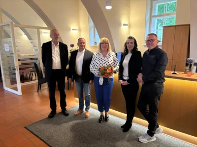 v.l.: Matthias Blume und Ulf Beyer, beide Geschäftsführer Täglich Brot Lehnin GmbH, Claudia Straubel, Stefanie Schmidt, Klosterhotel Lehnin und Kevin Stütze, Betriebsleiter Lehnin, proCommendo GmbH (Bild vergr&ouml;&szlig;ern)