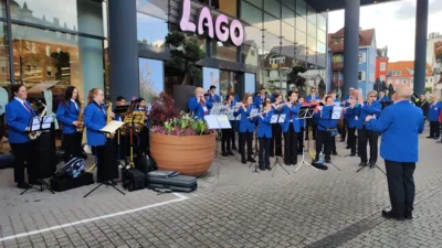 Klangvoll, kunterbunt, komplett verrückt – TSG‑Musikzug und Spielmannszug Süßen erobern Konstanz (Bild vergr&ouml;&szlig;ern)