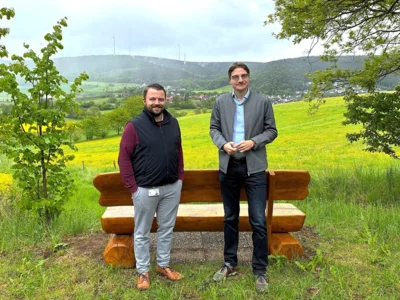 Wanderbank der EAM lädt zum Verweilen ein (Bild vergr&ouml;&szlig;ern)