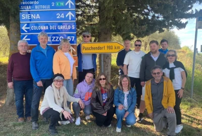 Fast 1000 Kilometer sind es bis in die Puschendorfer Partnergemeinde in der Toskana. Monika Hampel (rechts) und eine interessierte Reisegruppe waren nach längerer Pause wieder einmal dort.