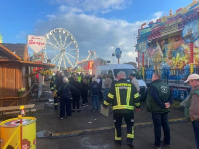 Vorstand, Feuerwehr, Polizei und Ordnungsamt im Austausch (Bild vergr&ouml;&szlig;ern)