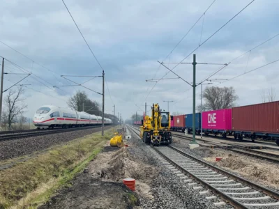 Erweiterung der Industrie- und Hafenbahn während der Bauphase I Foto: Martin Ferch (Bild vergr&ouml;&szlig;ern)