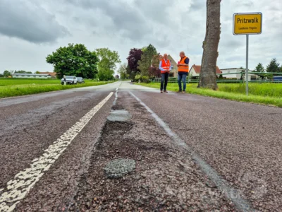 Die marode Asphaltdecke in der Straße Meyenburger Tor soll Ende von Mai bis Anfang Juni saniert werden. Foto: Stadt Pritzwalk (Bild vergr&ouml;&szlig;ern)