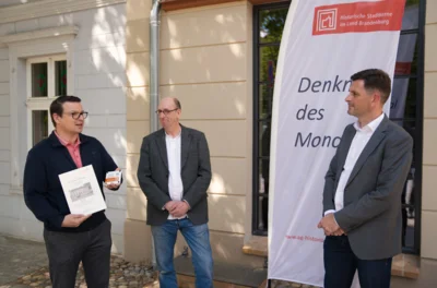 Schowochow mit Plakette (Bild vergr&ouml;&szlig;ern)