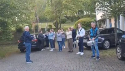 Zapfenstreich-Üben (Bild vergr&ouml;&szlig;ern)