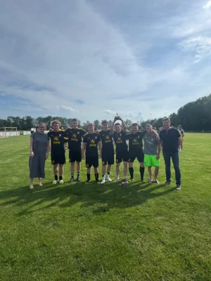 Spieler der Siegermannschaft Zernitzer SV I (Bild vergr&ouml;&szlig;ern)