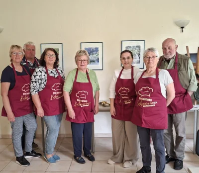 Foto zu Meldung: Altersgerechtes, gemeinschaftliches Kochen - Eine kulinarische Reise um die Welt in Halenbeck