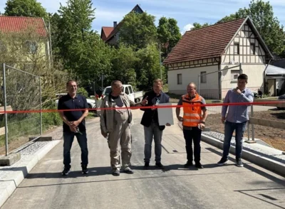 Feierliche Übergabe der Sumpfbachbrücke (Bild vergr&ouml;&szlig;ern)