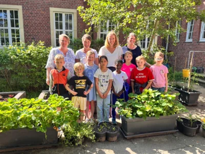 Besuch von Frau Wördemann (Förderverein) und Frau Grosche (Sparkasse) (Bild vergr&ouml;&szlig;ern)