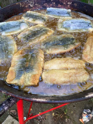Die Heringe braten... (Bild vergr&ouml;&szlig;ern)