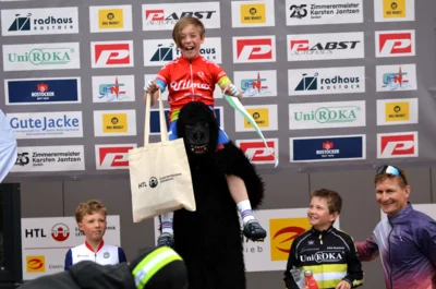 Breites Lachen und viel Freude für die Titelträger:innen der Nachwuchsklassen. Hier Juri Carls, U11. Foto: Robert Wasmund (Bild vergr&ouml;&szlig;ern)
