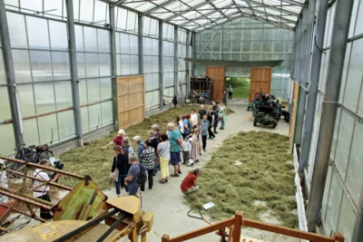 Foto: Zu Gast in der Saatgutgärtnerei Nagola Re in Jänschwalde. Foto: Spreeakademie Foto zur Meldung: Lernreise „Wilde Vielfalt für den Garten“ am 20. Juni
