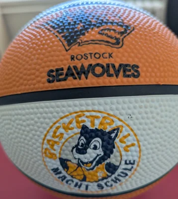 Einmal an einem echten Basketball-Turnier teilnehmen - diese Chance sollte man sich nicht entgehen lassen!