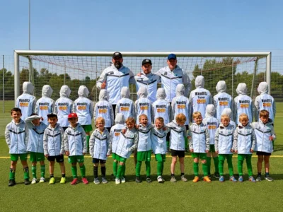 G1 freut sich über neue Trainingsjacken