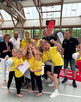 Foto der Gewinner der Kitaolympiade (Bild vergr&ouml;&szlig;ern)