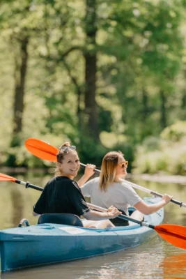 100 Jahre Paddelbootverleih im Spreewald  (Bild: www.spreewald.de/Lena Tschuikow) (Bild vergr&ouml;&szlig;ern)