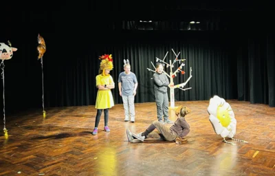 Applaus für unsere Theater-AG! (Bild vergr&ouml;&szlig;ern)