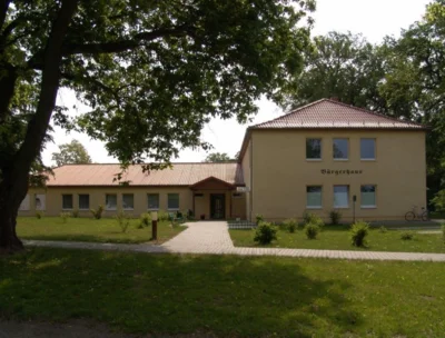 Bürgerhaus in Sachsendorf, Foto: Matthias Lubisch (Bild vergr&ouml;&szlig;ern)